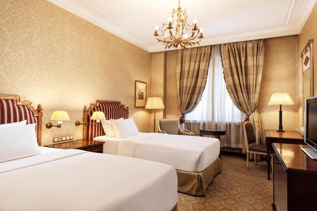 Balkan Palace מלון 5*